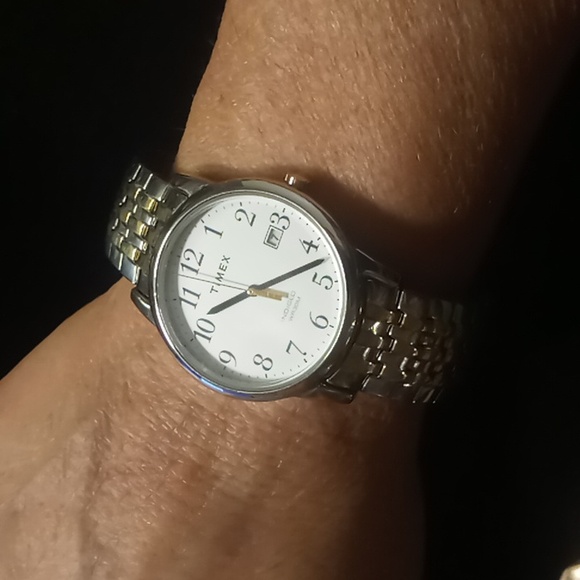 Timex Indiglo WR 30m watch stretch band gold and silver tone new battery - Picture 8 of 8